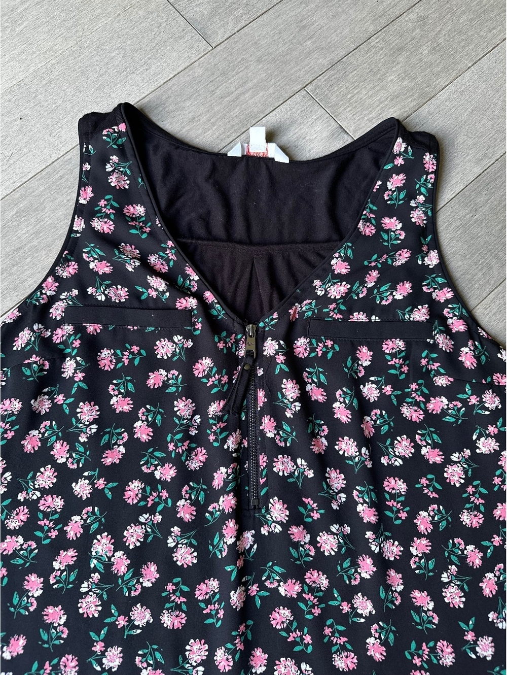 Women’s Candie's Black Floral Sleeveless Blouse Tank Top summer size Medium - Picture 3 of 5